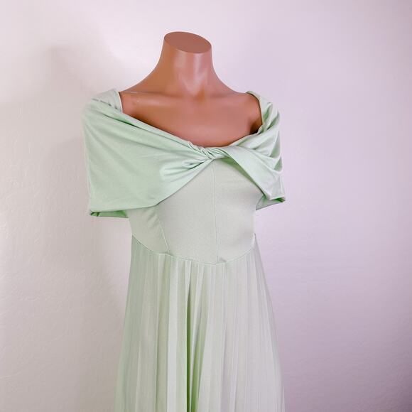 Whimsical Fairy Romantic Garden Twist Off Shoulder Pleated Maxi Dress Sage 8 NEW - Picture 3 of 12